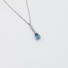 Kép 2/2 - ezüst swarovski kristályos nyaklánc, csepp alakú medállal 