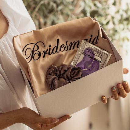 medium bridesmaid box