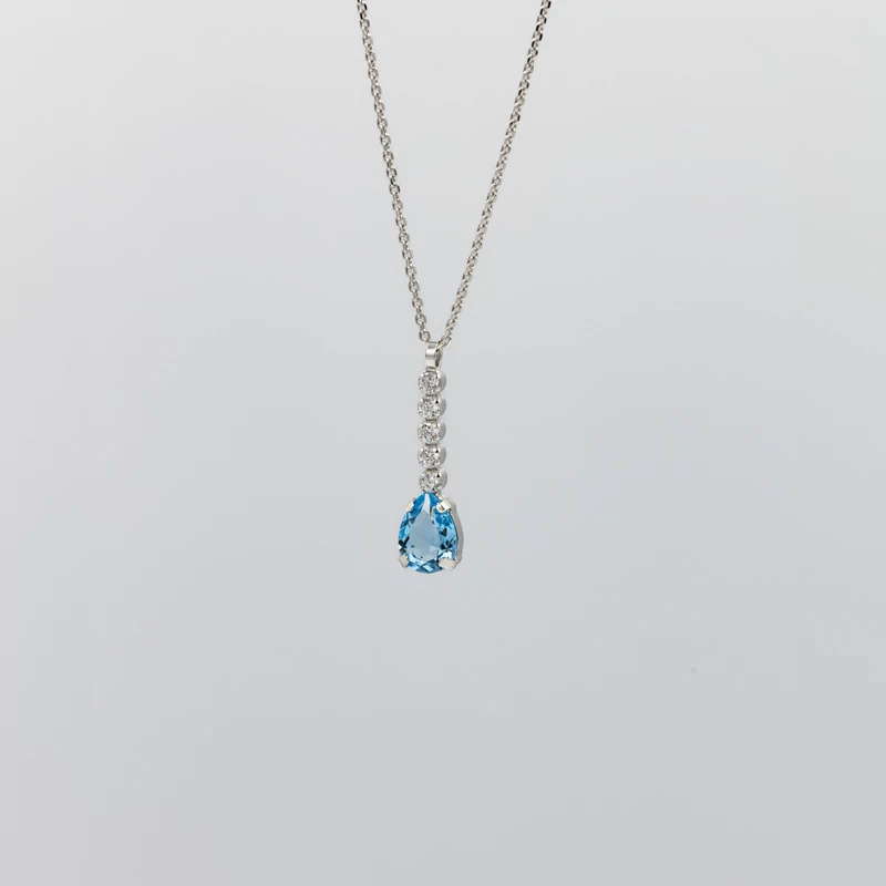 ezüst swarovski kristályos nyaklánc, csepp alakú medállal 
